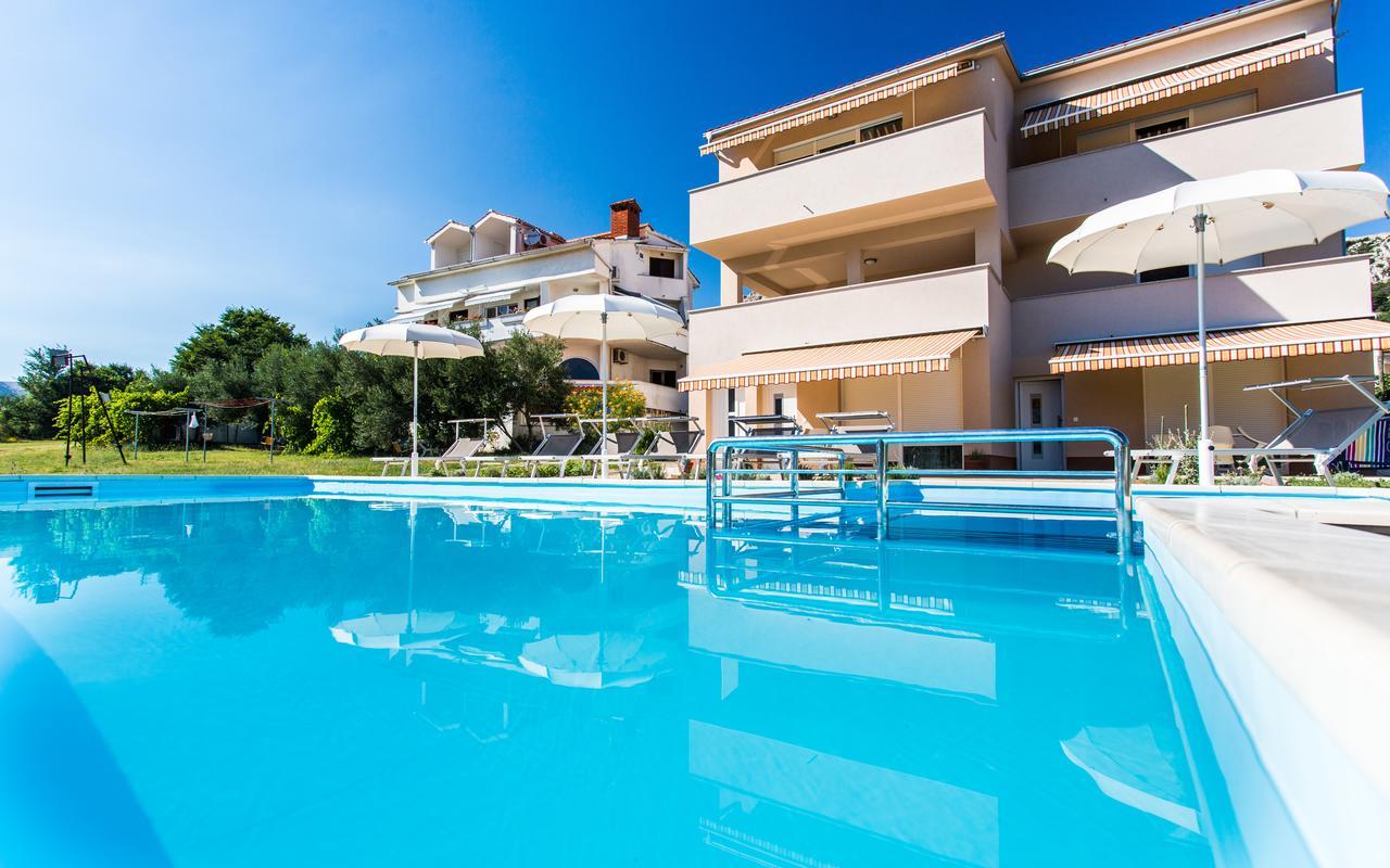 Apartments Viktorija 2 Baska  Ngoại thất bức ảnh