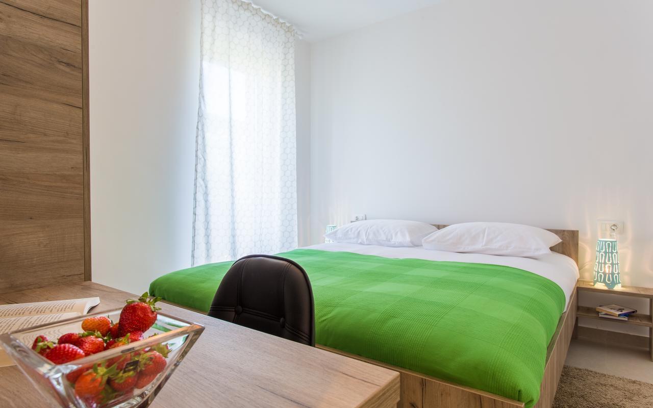 Apartments Viktorija 2 Baska  Ngoại thất bức ảnh