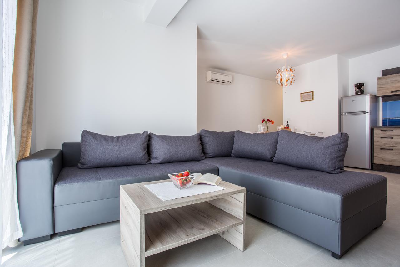 Apartments Viktorija 2 Baska  Ngoại thất bức ảnh