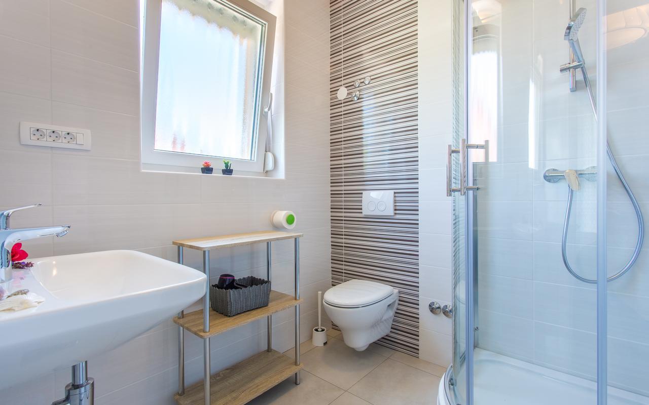 Apartments Viktorija 2 Baska  Ngoại thất bức ảnh
