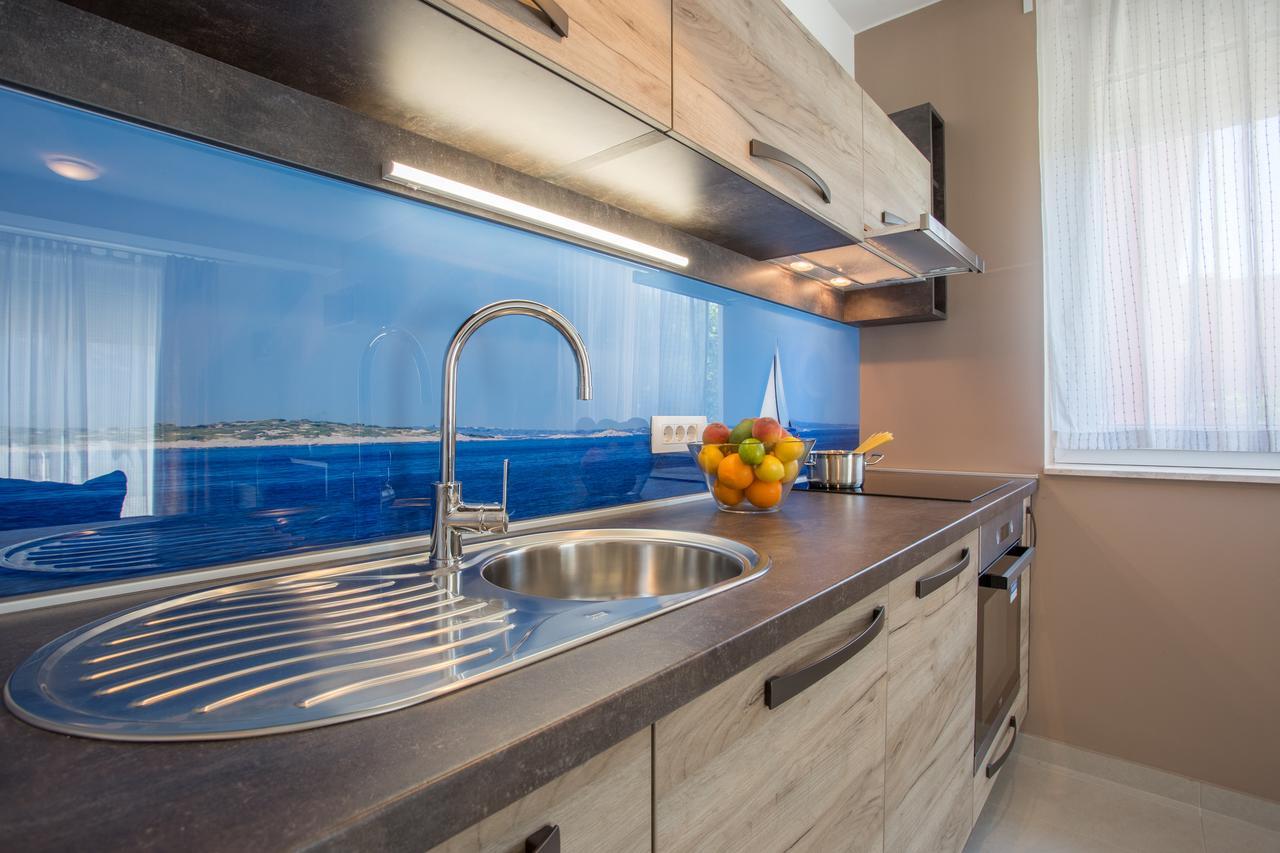 Apartments Viktorija 2 Baska  Ngoại thất bức ảnh