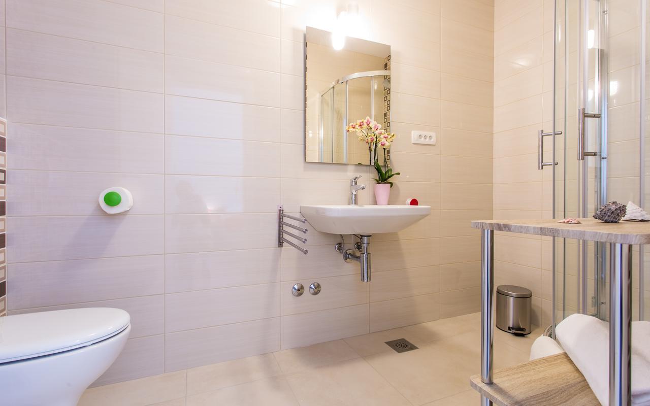Apartments Viktorija 2 Baska  Ngoại thất bức ảnh